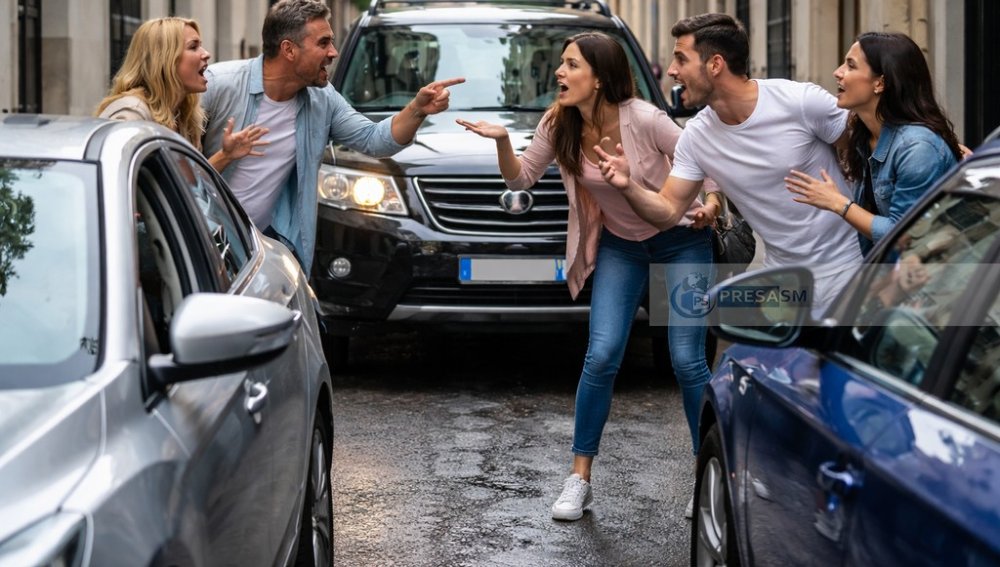 Oas Incidente violente in trafic Mai multi barbati si femei s au luat la bataie
