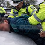 ANCHETA Un satmarean a agresat o pe fiica sa de peste o suta de ori A fost adus in fata judecatorilor