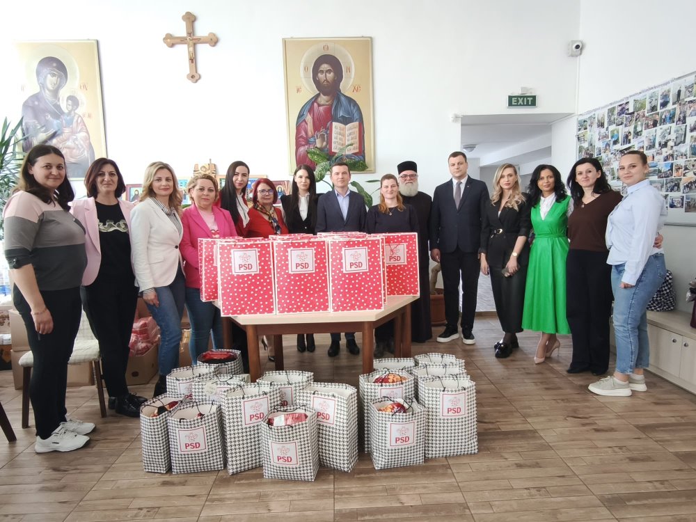 FOTO Femeile social democrate din Satu Mare implicate in campania Imbraca un copil cu haine noi de Paste