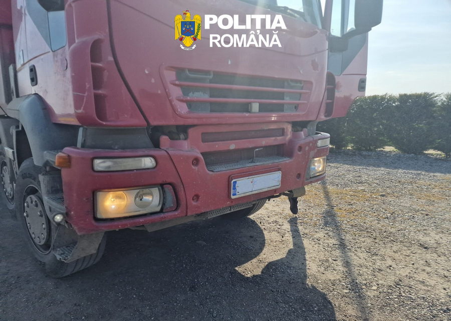 FOTO Metoda neobisnuita prin care un sofer a incercat sa evite achitarea rovinietei Creativitatea i a adus pierderea vehiculului