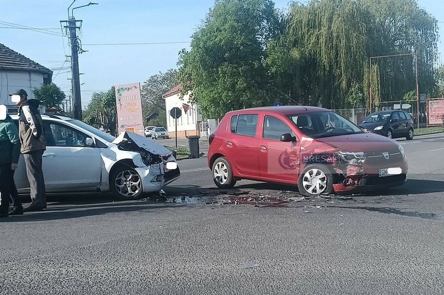 FOTO O satmareanca a fost ranita in accidentul rutier din Carei A fost transportata la spital Politistii explica modul in care s a intamplat incidentul
