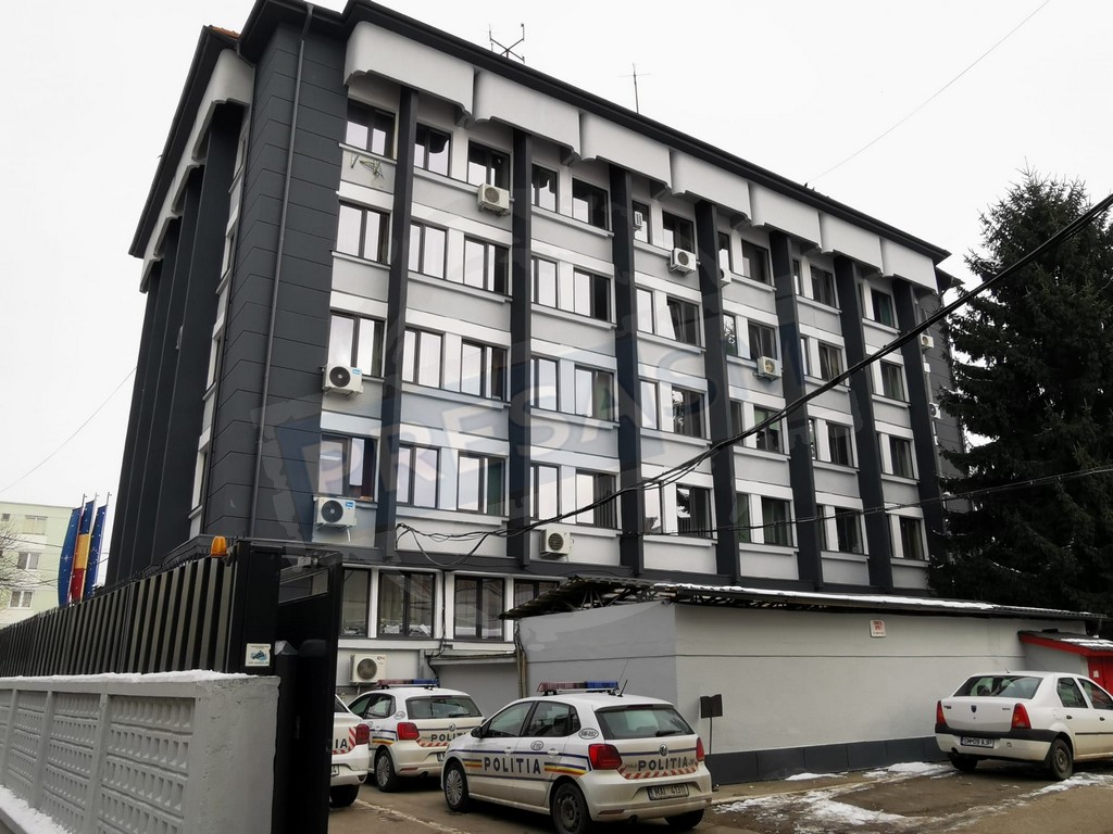 Procurorii sau autosezizat dupa ce un barbat a reclamat ca a fost bait grav de polististi in Satu Mare