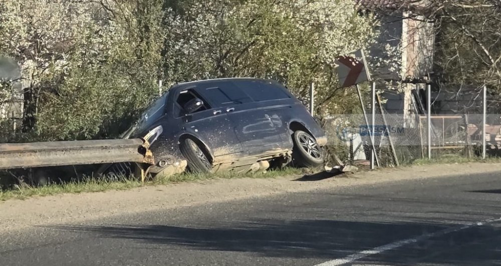 Un sofer a iesit cu masina in sant pe DN 19A in judetul Satu Mare