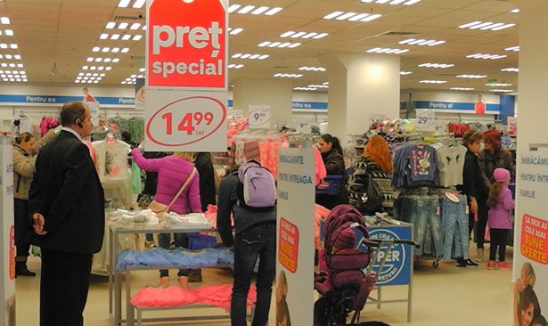 a meritat 10 luni de inchisoare cu executare pentru haine de 300 de lei din pepco