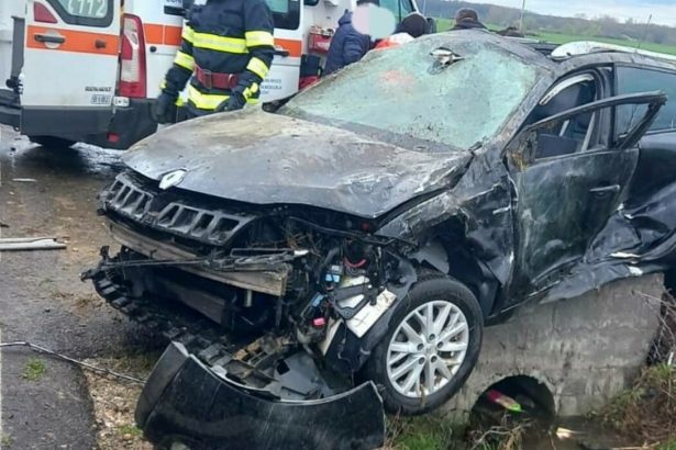 accident cu victima in tasnad un bunic de 74 de ani a parcat masina intr un cap de pod iar o alta masina in sant