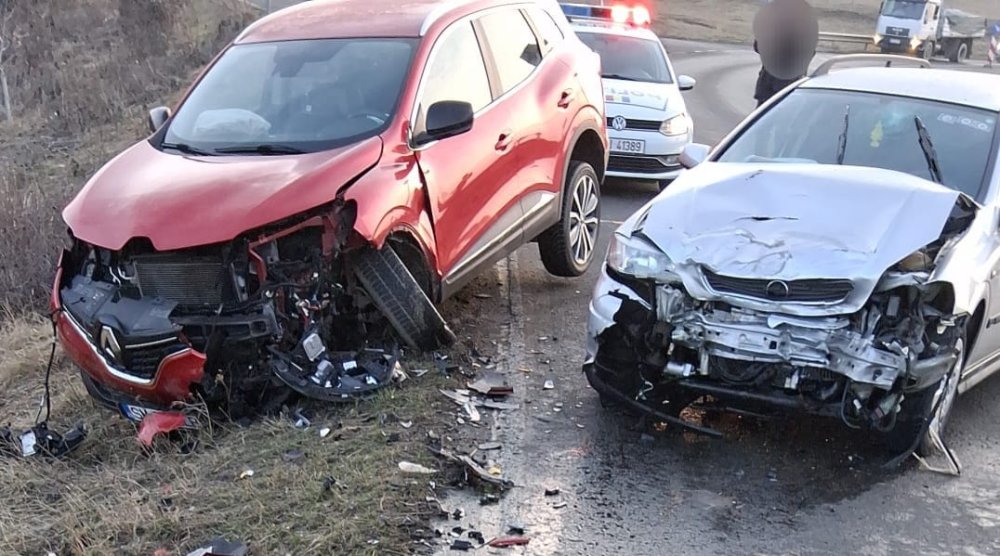 satu mare o familie intreaga la urgenta 5 victime dupa ce un sofer baut a lovit frontal masina lor