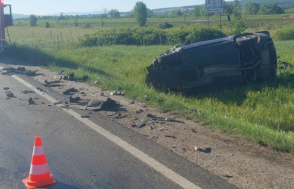Accident cu trei victime in judetul Satu Mare O masina a cazut in sant Pe intre raniti se afla un copil de doar 2 ani
