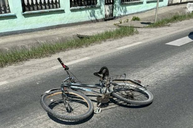 Accident in Odoreu Biciclist de 71 de ani ranit in urma coliziunii cu o masina nefiind atent la semnul de Stop