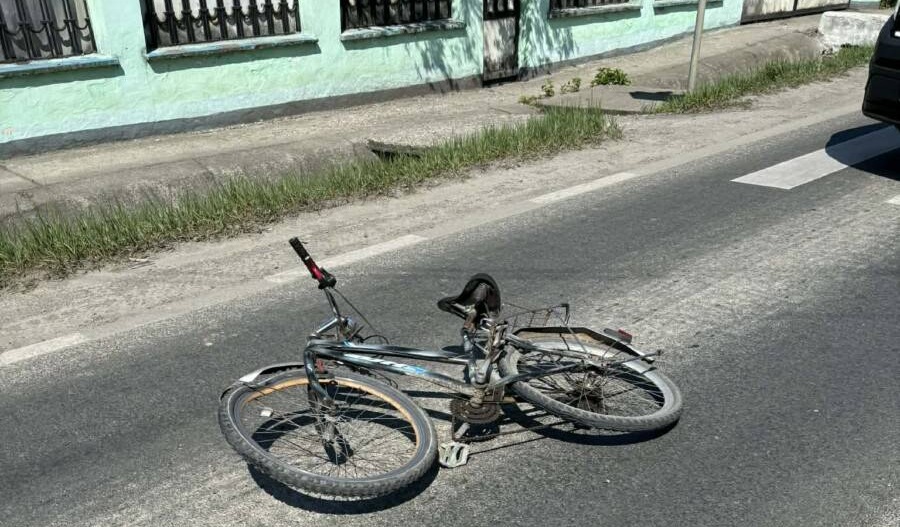 Accident in Odoreu Biciclist de 71 de ani ranit in urma coliziunii cu o masina nefiind atent la semnul de Stop