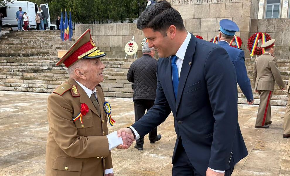 Adrian Cozma mesaj de Ziua Medicinii Militare Ostasii in uniforme albe sunt mereu alaturi de viata