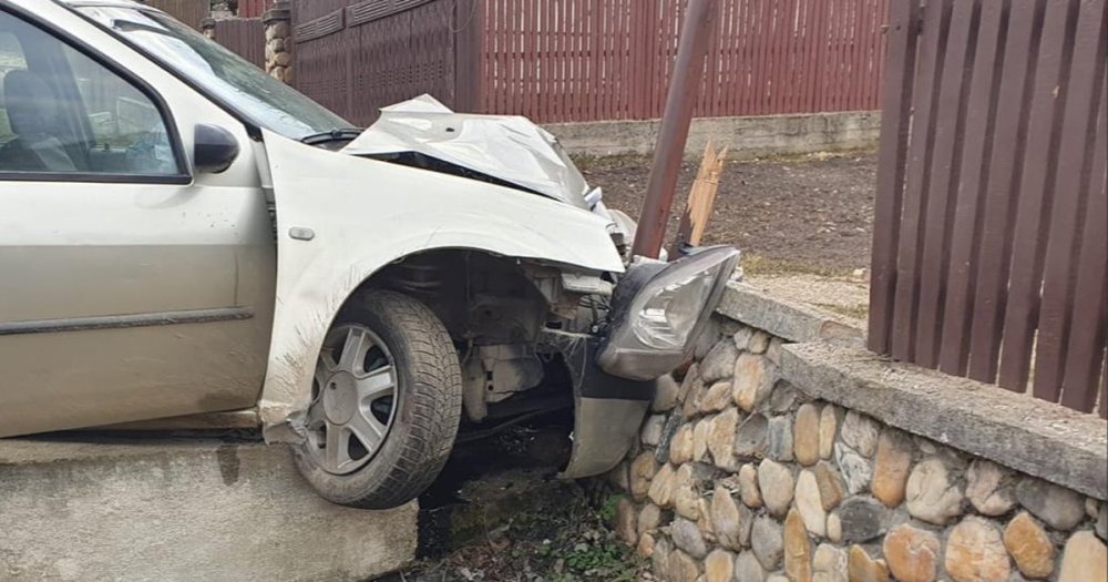 Cursa incheiata direct intr un gard in judetul Satu Mare Soferul avea o alcoolemie de 2 66 la mie