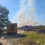 FOTO VIDEO incendiu de proportii mari de vegetaie la Certeze pompierii se confrunta cu mai multe focare