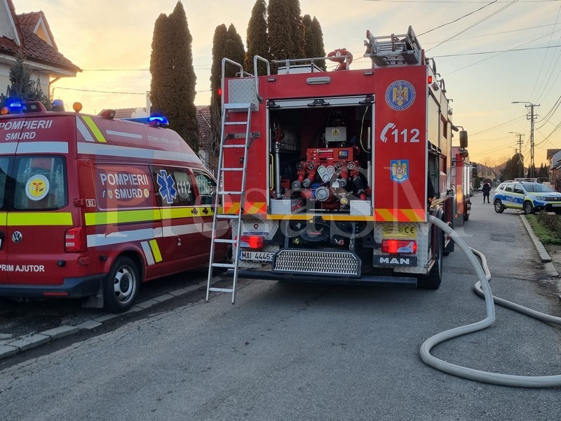Incendiu intr un apartament din Satu Mare Pompierii intervin cu doua autospeciale