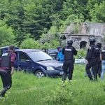 Satmarca lovita cu bata dupa ce a filmati un barbat care tia lemne Victima a suferit o fractura la brat