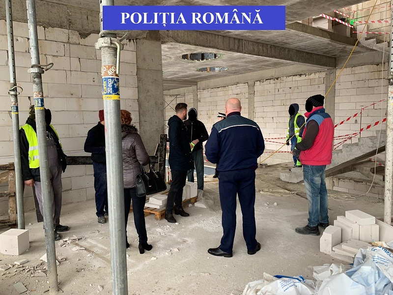 Si a jefuit tatal vitreg dupa ce a declarat ca nu a primit salariul A vandut in Ungaria 120 de role de vata si gresie in valoare de 7000 de euro