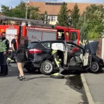 FOTO/VIDEO. ACCIDENT RUTIER ÎN SATU MARE. O PERSOANĂ ÎNCARCERATĂ, EXTRASĂ DE POMPIERI