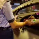 Sătmărean beat și fără permis, găsit dormind la volan după grătar